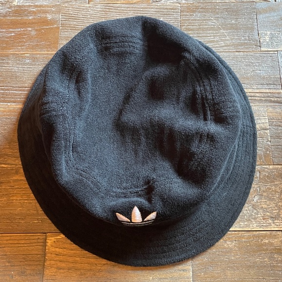 Adidas Unisex Terry Bucket Hat🖤 - Picture 6 of 10